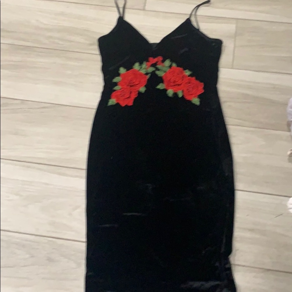 Rose detail velvet bodycon dress